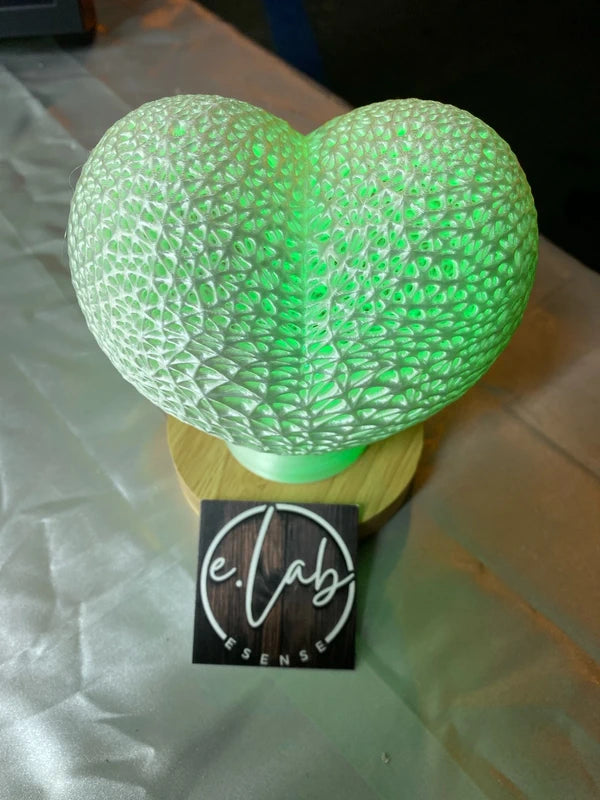 Lampada a cuore bianco seta – Base in legno LED RGB – Foto 2
